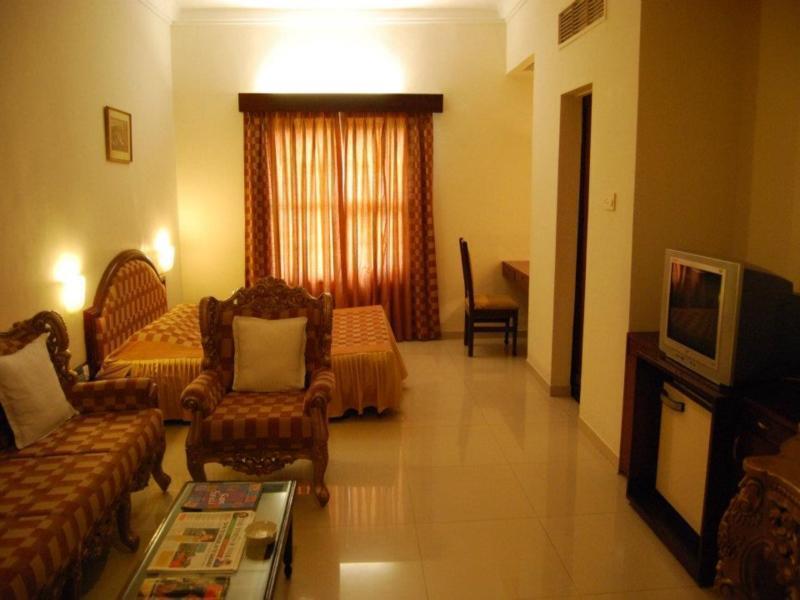 Hotel The Westend Ahmedabad Esterno foto