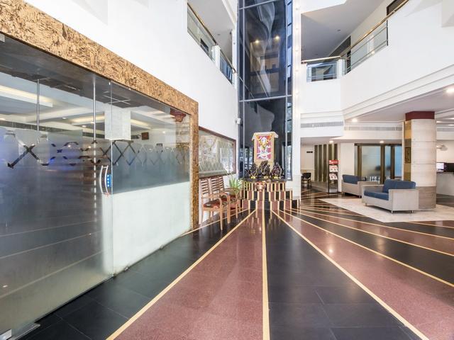 Hotel The Westend Ahmedabad Esterno foto