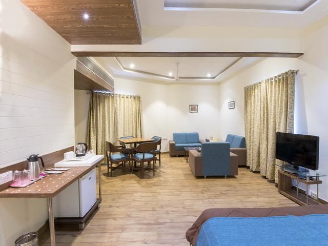 Hotel The Westend Ahmedabad Esterno foto