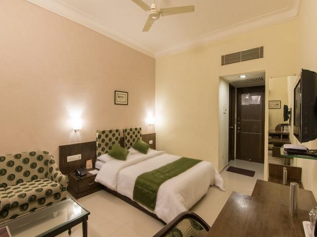 Hotel The Westend Ahmedabad Esterno foto