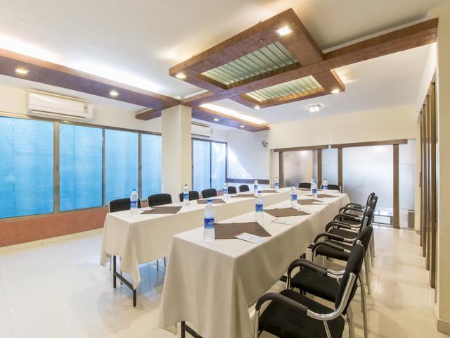 Hotel The Westend Ahmedabad Esterno foto