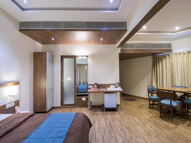 Hotel The Westend Ahmedabad Esterno foto
